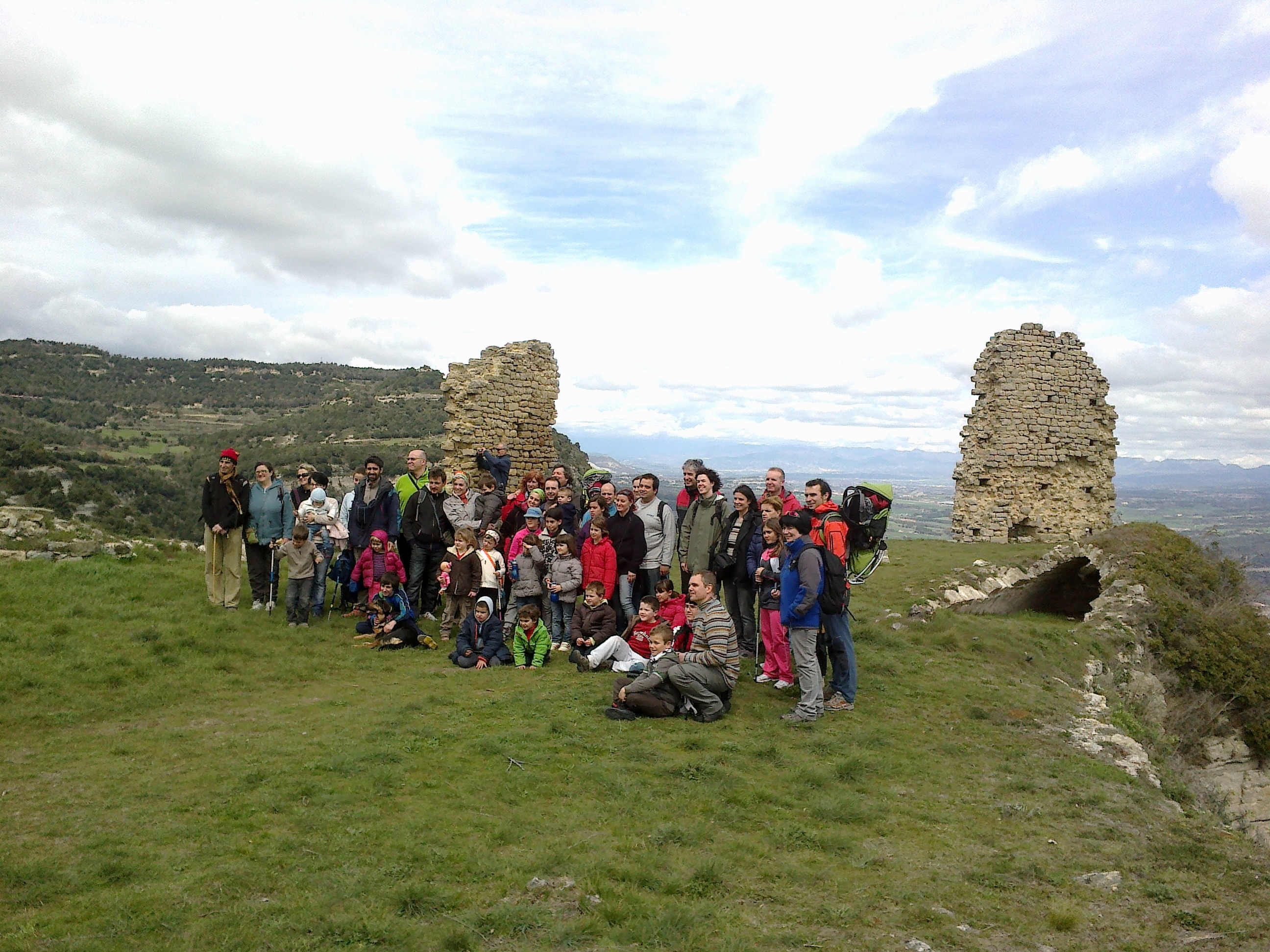 Continuen les visites al castell amb el Centre Excursionista de Sant Feliu de Codines